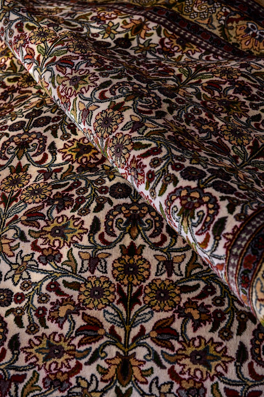 Isfahan – The Crown's Peak