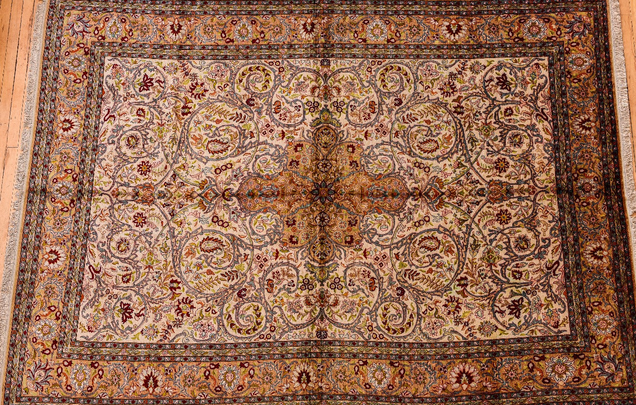 Kashan Amwaj – Waves of Ease