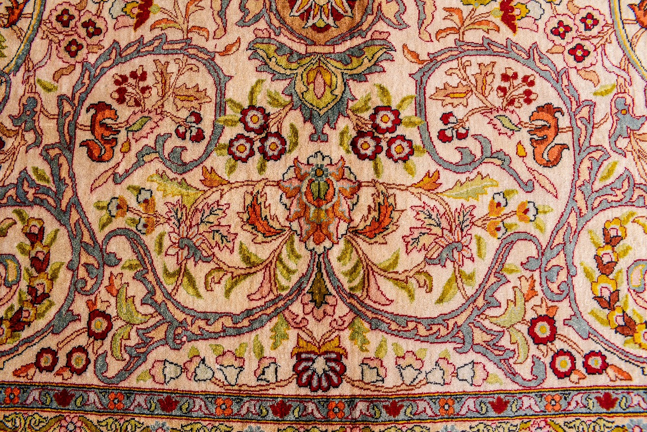 Kashan Amwaj – Waves of Ease