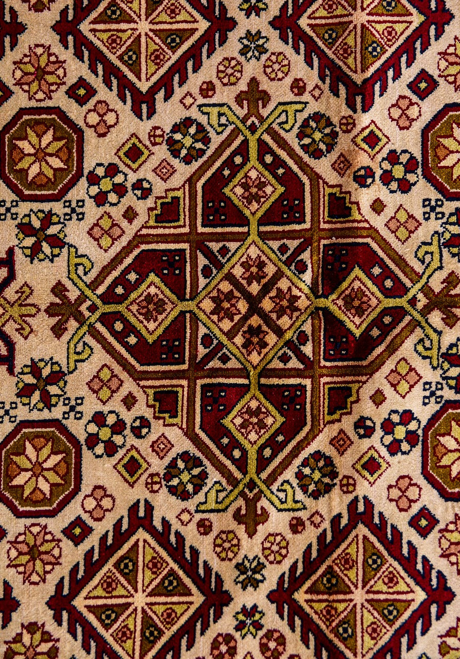 The Coming East - structured geometric